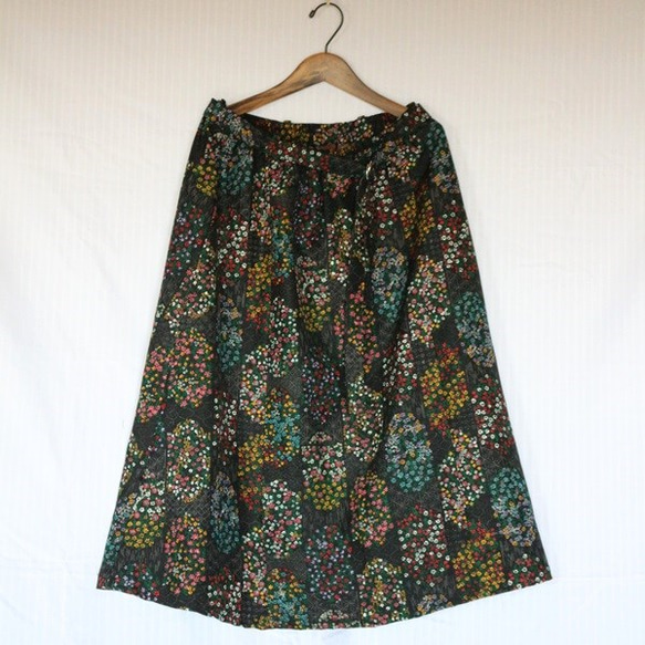 着物リメイク　花畑のフレアスカート 6枚目の画像