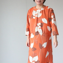 着物リメイク　草花紋錦紗のレトロワンピース 1枚目の画像