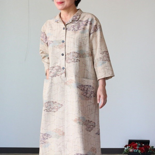 着物リメイク 亜麻色ミックスに雲柄紬オープンカラーワンピース