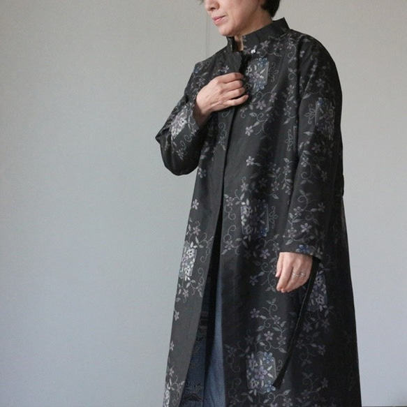 着物リメイク 亀甲につる花柄大島紬スタンドカラーラップコート