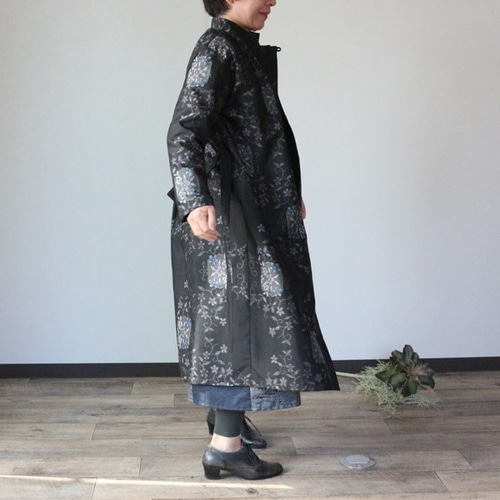 ご予約品限定セール中☆　大柄の花が素敵な大島紬のコート　着物リメイク 58e058c67badbc153e9c1108d7bc17