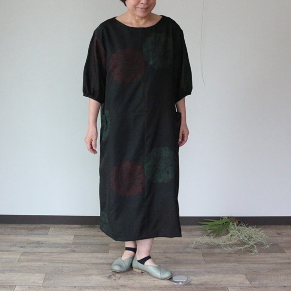 No219大島紬着物リメイク　 重ね襟タックスリーブワンピ (被りタイプ） 着物リメイク＊大島紬＆藍染めでオフタートル変わり襟ワンピース