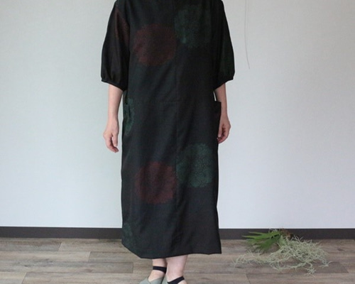 着物リメイク 大輪丸紋泥大島紬タックポケットワンピース