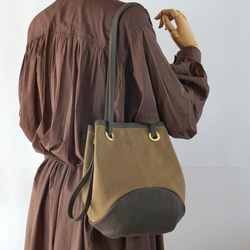Puppy / Brown Beige × Khaki [Made-to-Order] Trocco 帆布包 第2張的照片