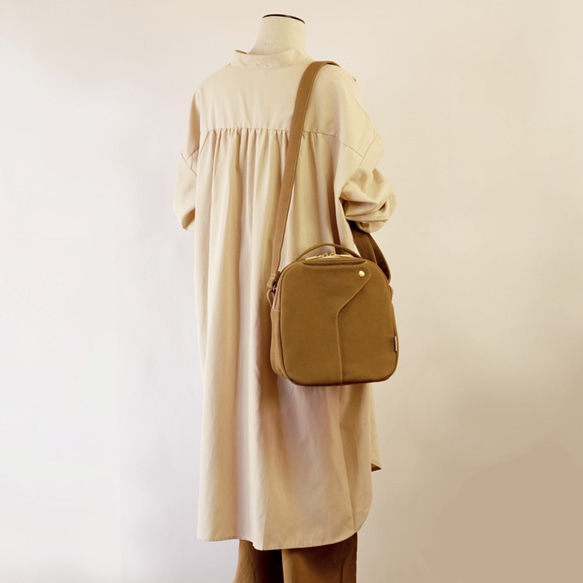 Chocolat / Brown Beige x Khaki [Made to order] Trocco 帆布包 第4張的照片