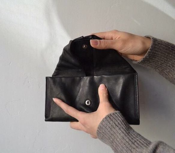 SIWA : leather wallet. black 2枚目の画像