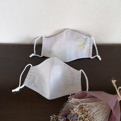 お洒落刺繍マスク　ベルギーリネン　ライトグレー　（花の手刺繍) 1枚目の画像