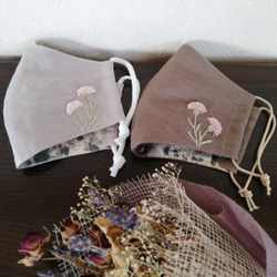 お洒落刺繍マスク　ベルギーリネン　　(矢車草) 5枚目の画像