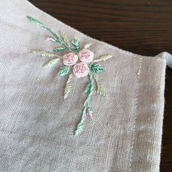 お洒落な刺繍マスク　ベルギーリネン　（つる薔薇) 9枚目の画像