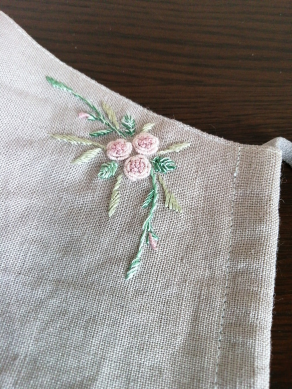 お洒落な刺繍マスク　ベルギーリネン　（つる薔薇) 9枚目の画像