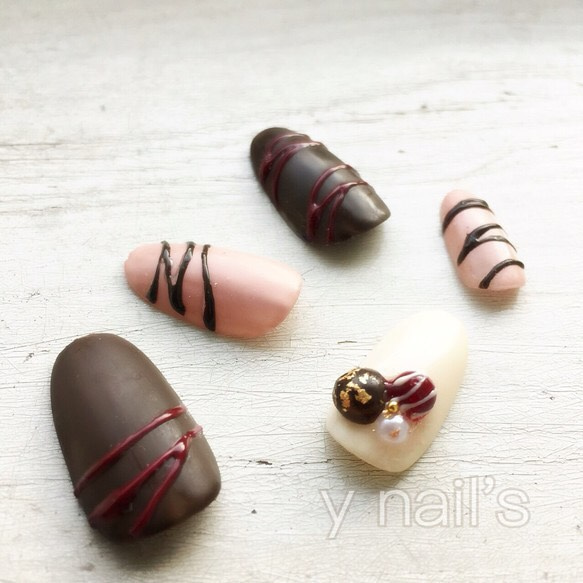 チョコレートソース バレンタインネイル 1枚目の画像