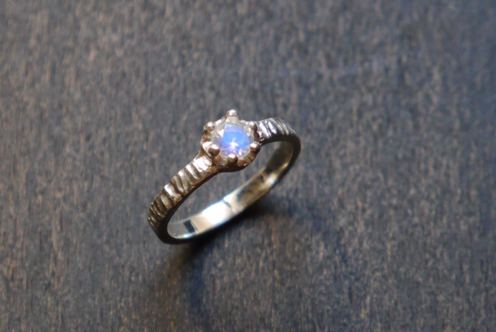 再販★Royal blue moonstone ring(sv)★ロイヤルブルームーンストーン