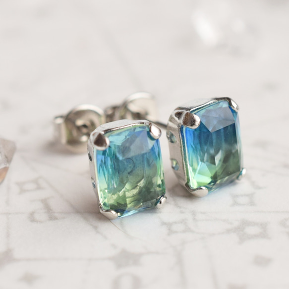 octagon glass jewel【blue＆green】 ステンレスピアス / イヤリング変更可 1枚目の画像