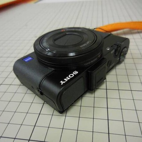 値下げしました！ SONY RX100M5 デジタルカメラ 本体&革カバー sony DSC-RX100/100M2/100M3/100M4/M100M5 向 「貼り革」 カメラケース