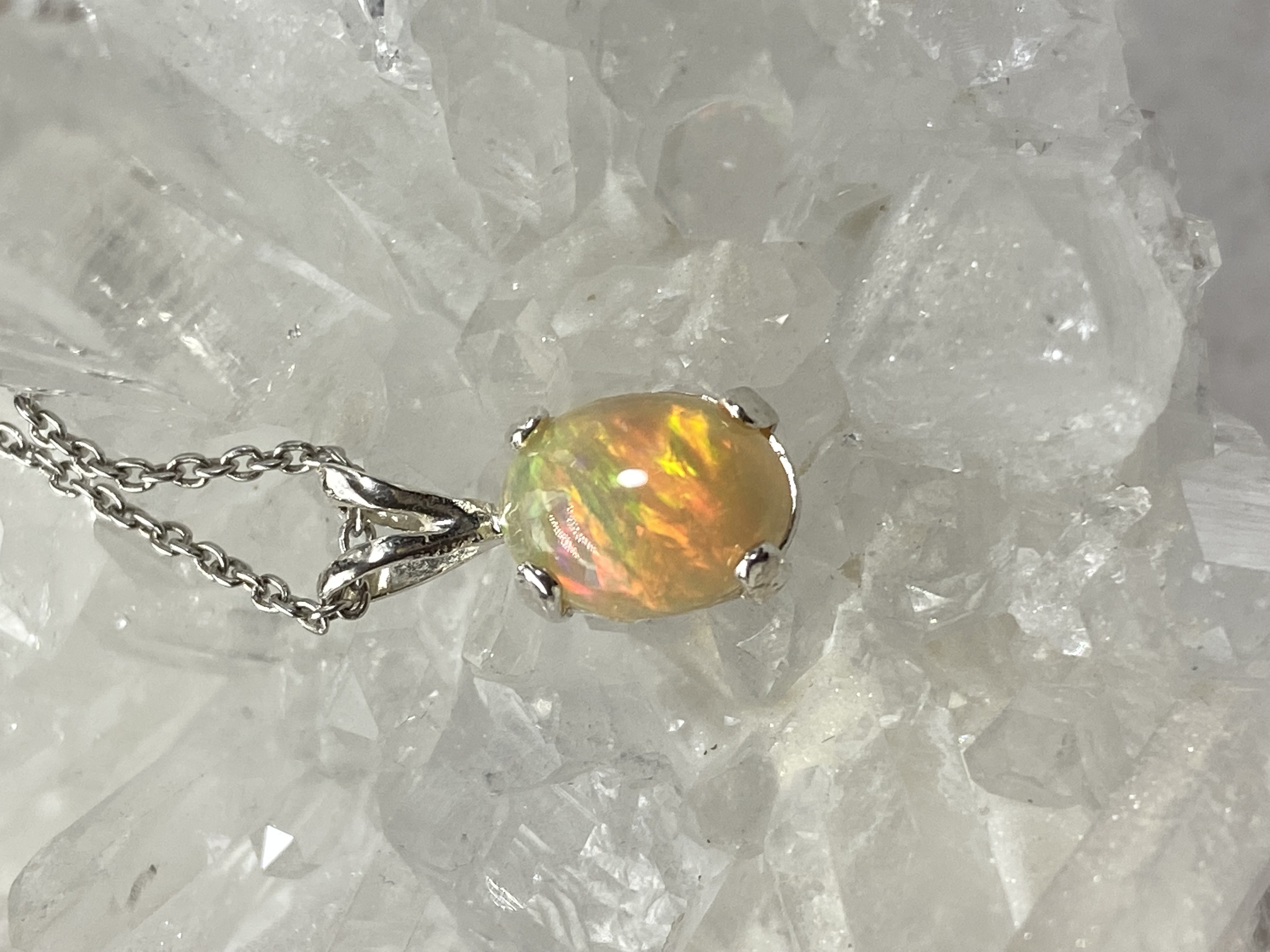 エチオピアオパールのネックレス③ 10,360円