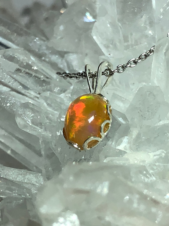 エチオピアオパール（0.88ct）のシンプルネックレス 2枚目の画像