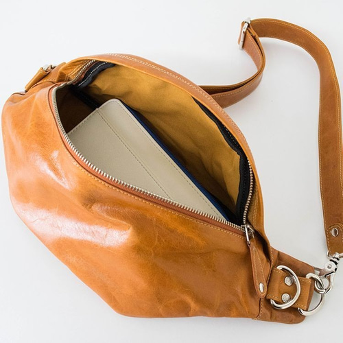 本革 (牛革) イタリアンレザー レザーボディバッグ メンズバッグ 斜め