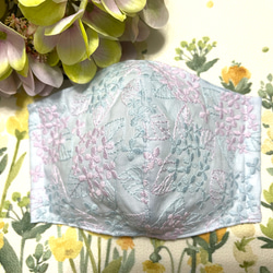 ブルー✖️紫陽花✖️刺繍　立体布マスク　チャーム1点プレゼント 1枚目の画像
