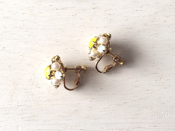 Square bijou *Lemon yellow / Earrings 2枚目の画像