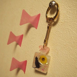 【受注生産・セミオーダー】お花と猫のキーホルダー♡選べるセミオーダーレジン 2枚目の画像