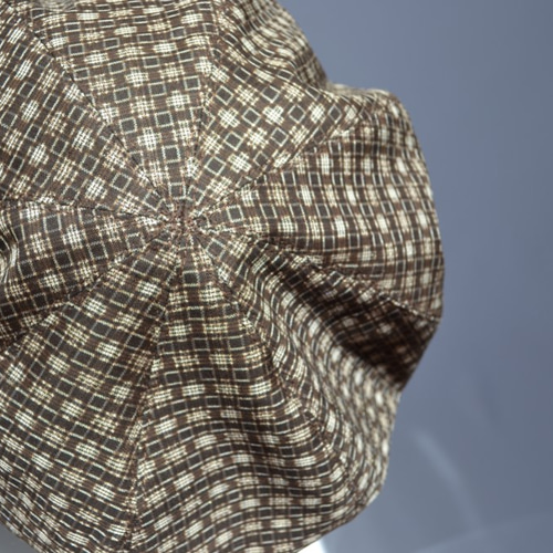 再販：大島紬ベレー帽：格子柄・泥染め・本場大島紬・着物リメイク／2