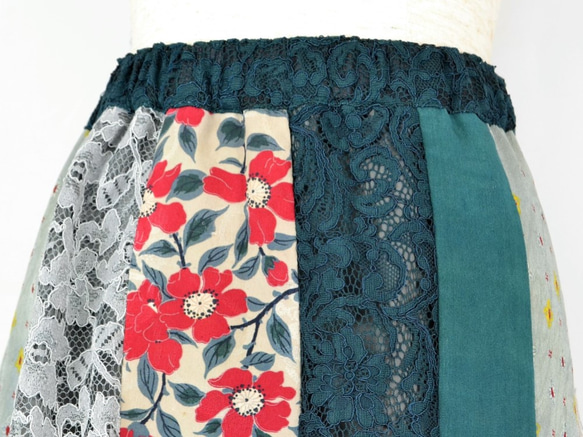着物とレースのスカート：椿模様（緑・グレー）　着物リメイク　送料無料　1809s03 9枚目の画像
