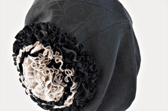 [再次上架]：和服花貝雷帽：黑花阿拉伯式花紋，黑色x灰花和服翻拍/國內免費送貨/ 1901b02 第8張的照片