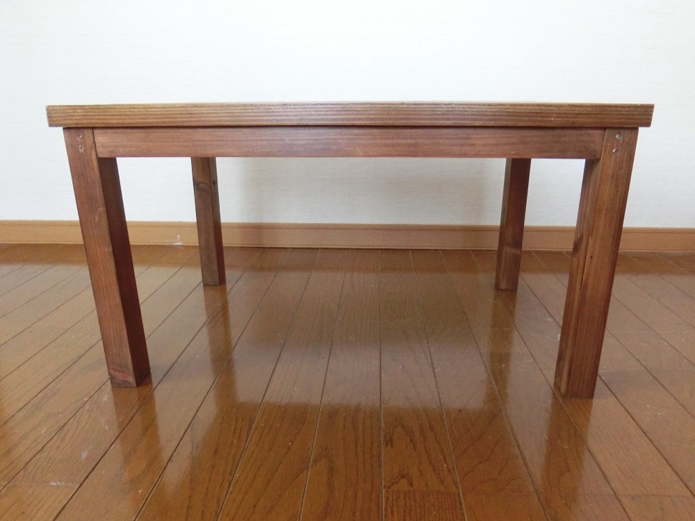 シンプルなテーブル