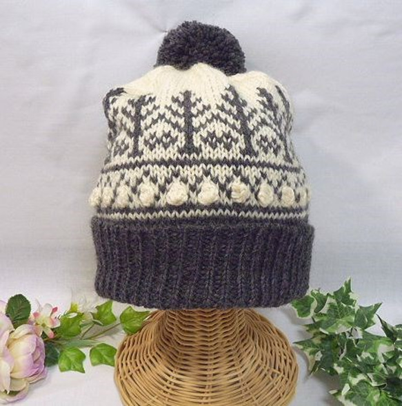 ●北欧柄の編み込みニット帽（小さな森・こげ茶） 3枚目の画像
