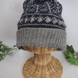 ●北欧柄の編み込みニット帽（小さな森・ｸﾞﾚｰ&紺） 1枚目の画像