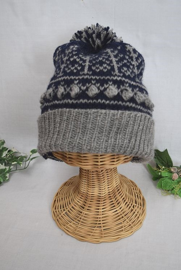 ●北欧柄の編み込みニット帽（小さな森・ｸﾞﾚｰ&紺） 1枚目の画像