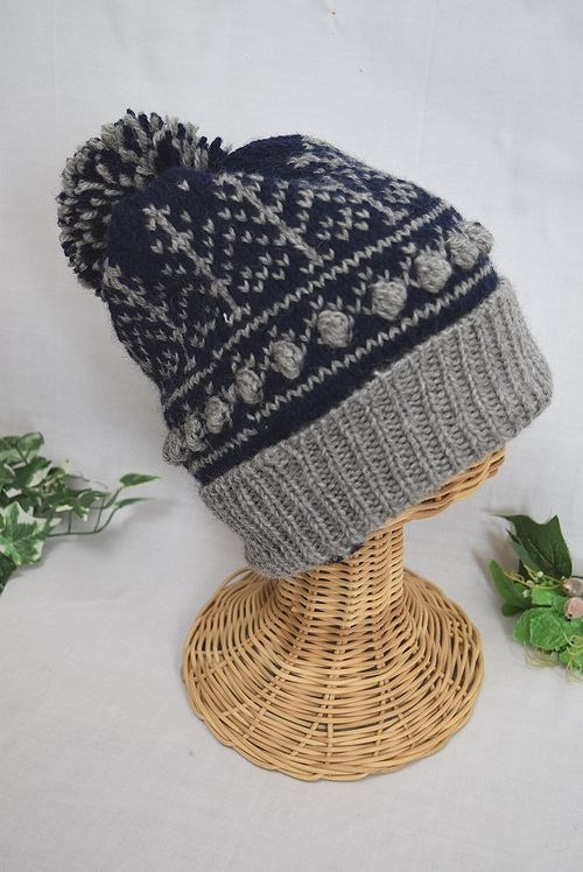 ●北欧柄の編み込みニット帽（小さな森・ｸﾞﾚｰ&紺） 2枚目の画像