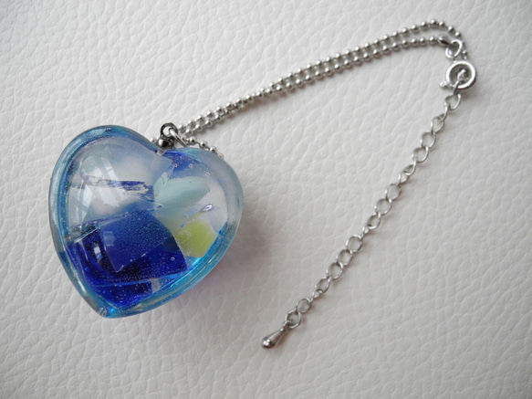 LOCK UP's pendant blue glass 3枚目の画像