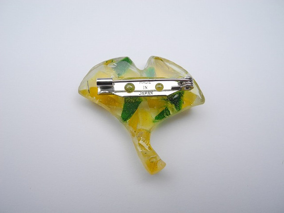 LOCK UPs brooch icho yellow & green 2枚目の画像