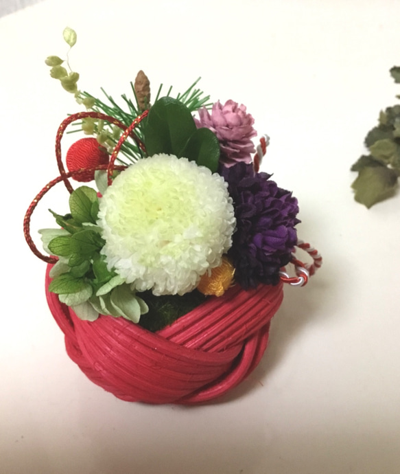 苔玉とプリザ 小さなお正月飾り　 3枚目の画像