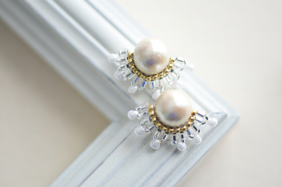 Cotton Pearl Bijoux耳環（Kisuka）白色 第1張的照片