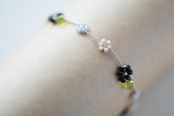 daisy bracelet black　【free size】 第1張的照片