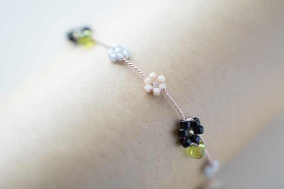 daisy bracelet black　【free size】 第3張的照片