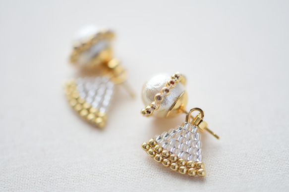 棉珍珠三角耳環（金銀色） 第1張的照片