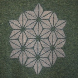 ヘンプ/オーガニックコットン　エンジュと藍の緑染めレディースMサイズ　麻の葉 2枚目の画像