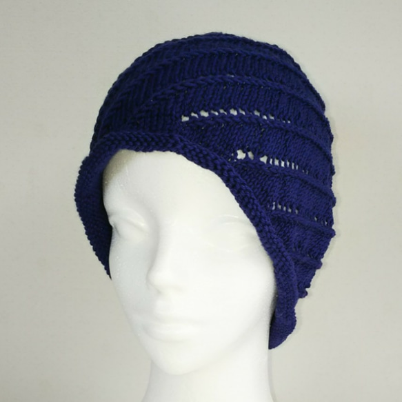 ネイビー手編みのスッポリお帽子、コットン 3枚目の画像