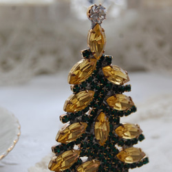 ヴィンテージチェコガラスのクリスマスツリー*リーフモチーフjaune 2枚目の画像