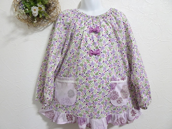 １２０ｃｍ　紫系シックな花柄　リボン、フリル　スモック  入園 入学  女の子 1枚目の画像