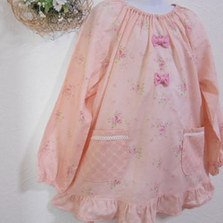一点もの★130cm　yuwa生地ピンク系上品な花柄　リボン、フリル　スモック 入園 入学 女の子 2枚目の画像