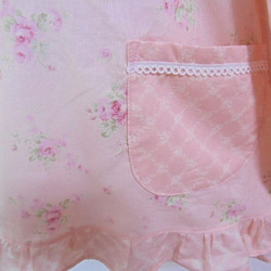 一点もの★130cm　yuwa生地ピンク系上品な花柄　リボン、フリル　スモック 入園 入学 女の子 4枚目の画像