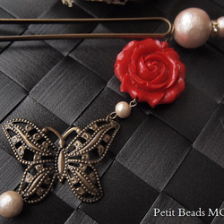 〜在光滑的深紅色的和服人造珊瑚玫瑰和棉花珍珠Hirari飛舞的蝴蝶Ⅱ 第2張的照片