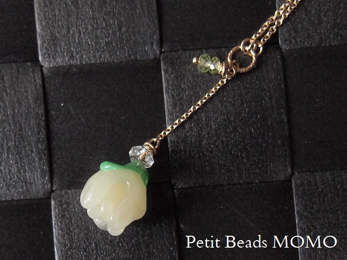 「Creema限定」春の予感～ヴェネチアン*ローザ＆ペリドット＆水晶～可憐な一輪の薔薇～14KGF*Ｙ字ネックレス