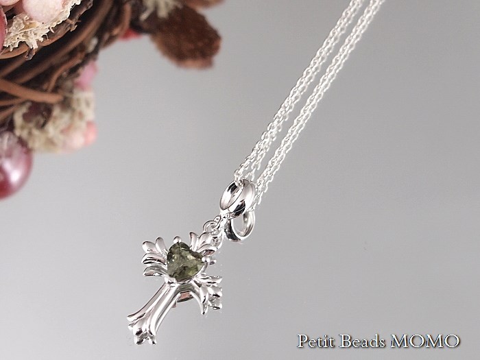 宇宙からの贈り物☆彡願いが叶う？宝石質モルダバイトAAA*SILVER925クロス～ネックレス～ユニセックス