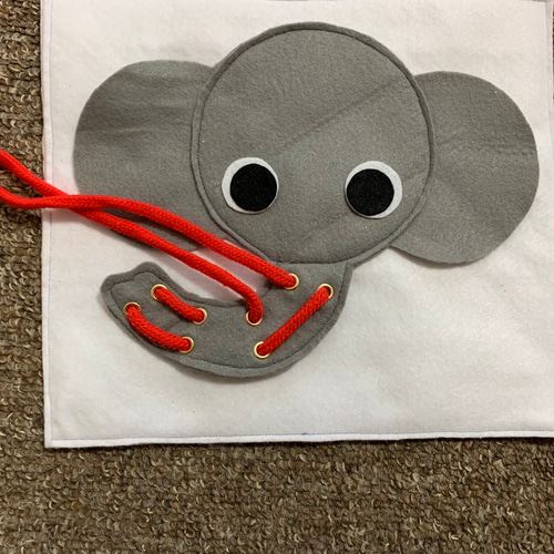 ゾウさんの紐結び&紐通し練習 おもちゃ・人形 Creema 知育玩具