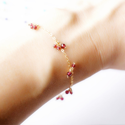 14kgf ＊宝石質ガーネット しゃらしゃら華奢ブレスレット ブレスレット